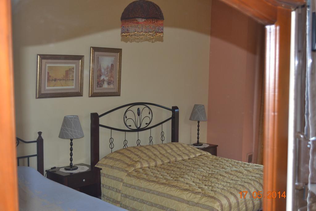 Mouson Melathron Hotel Elafina Стая снимка